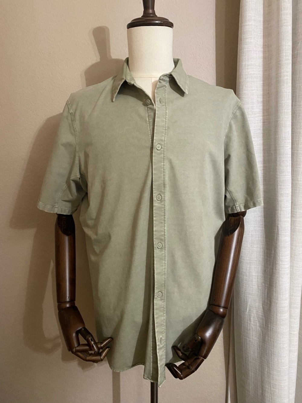Lululemon Short Sleeve Button-Up Shirt - Sage Green